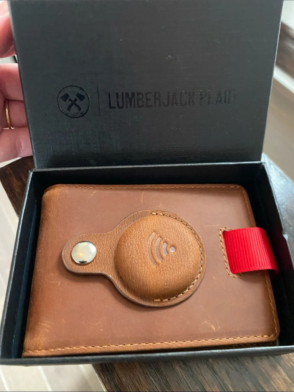 Leather Wallet with Air Tag compartment